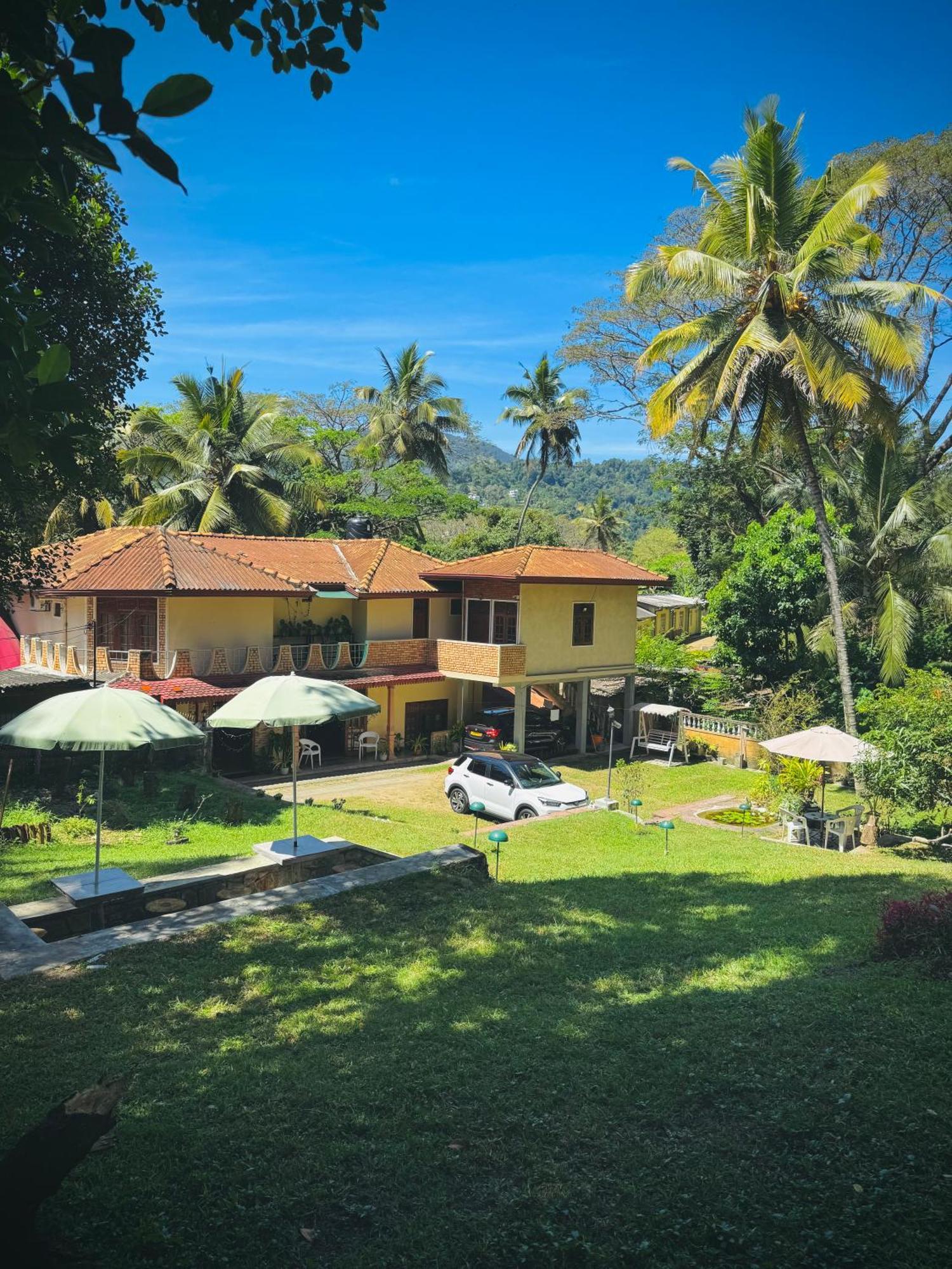Mahaweli View Bungalow Kandy Bagian luar foto