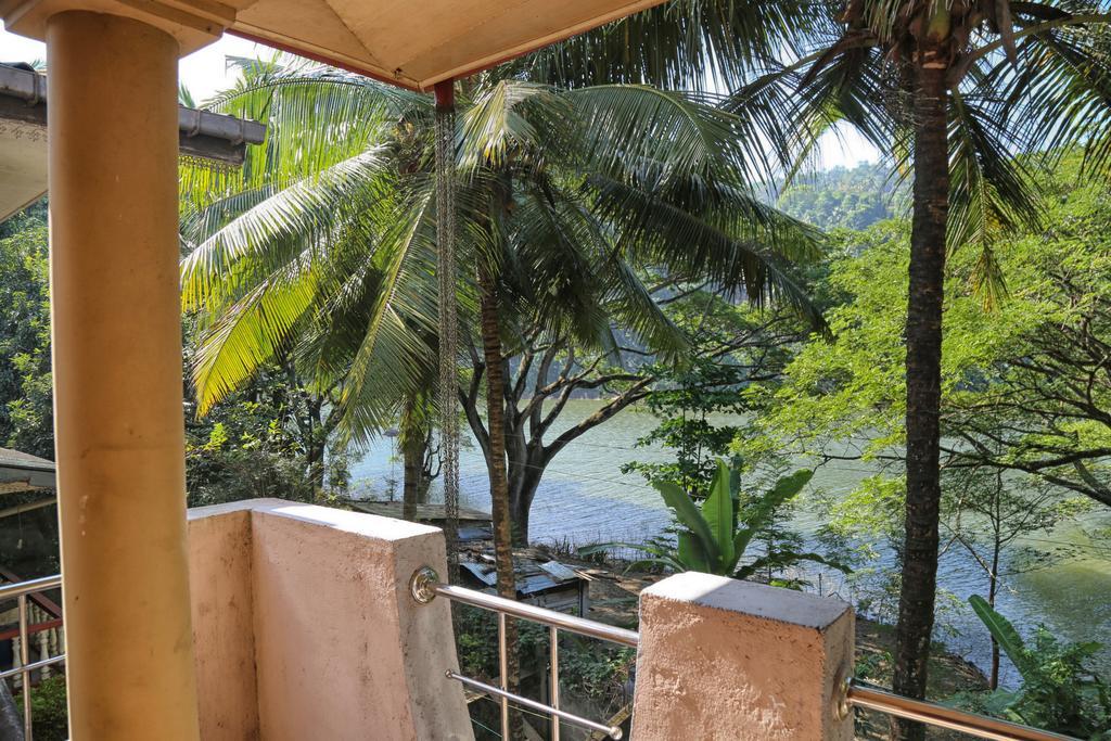 Mahaweli View Bungalow Kandy Bagian luar foto